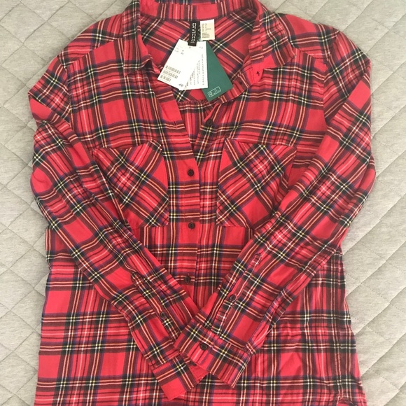 H&M Tops - H&M Divided red plaid button down